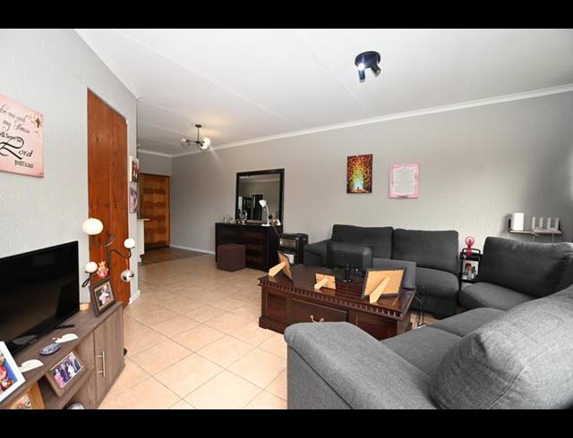 1 BEDROOM PROPERTY TO RENT IN PAULSHOF
